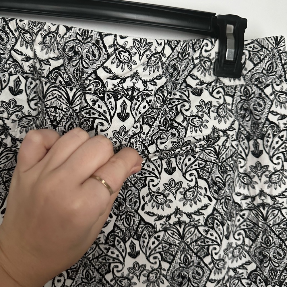 Chico's Monochrome Patterned Trousers - image 8